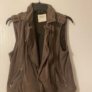 Abercrombie & Fitch light brown